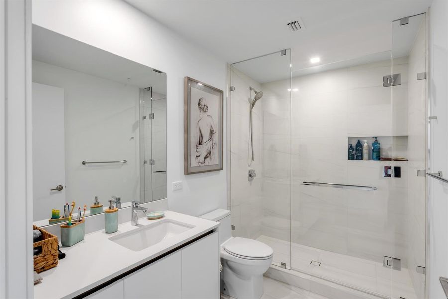 BATHROOM_2_EB