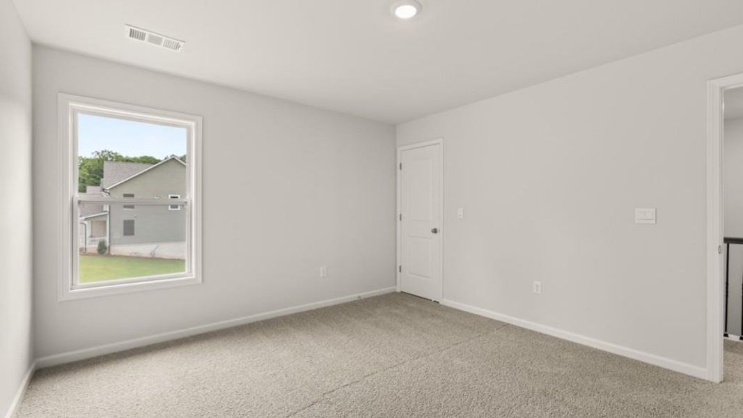 Spacious, unfurnished interior of a new home in Haven Abbey, Cumming (Image 18).