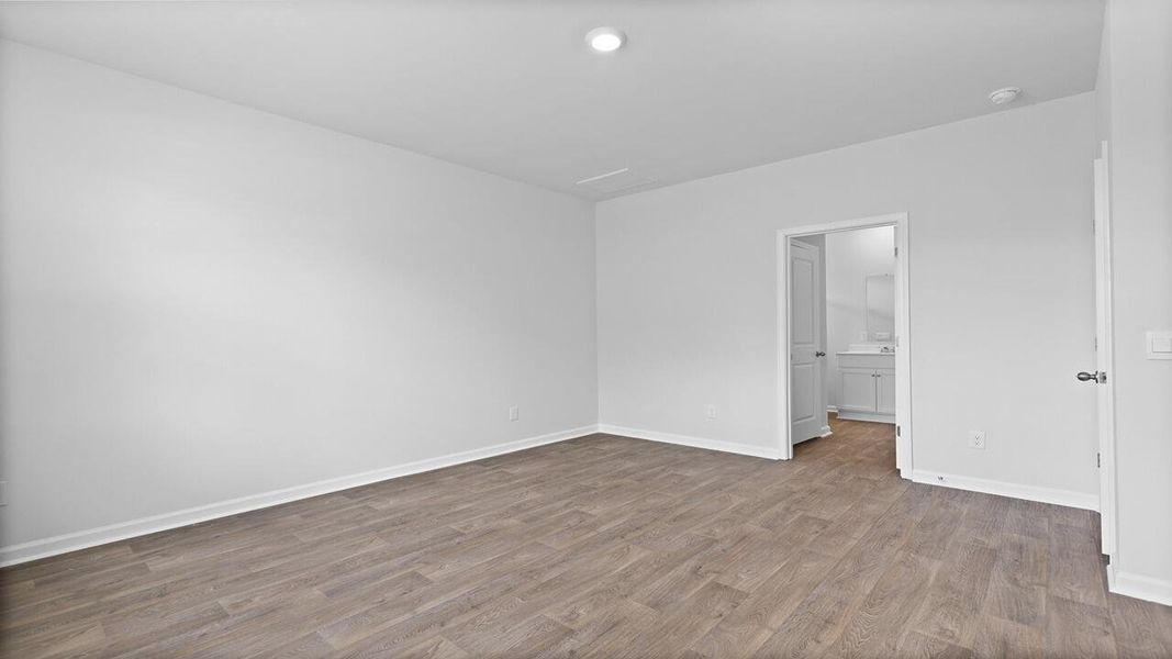 Spacious, unfurnished interior of a new home in Rivers Reach, Yemassee (Image 23).