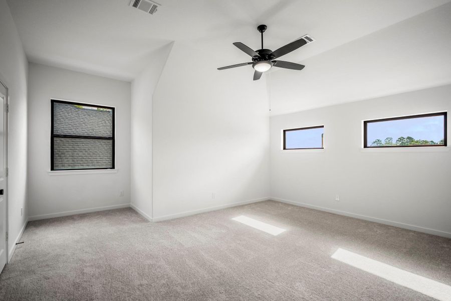 Spacious, unfurnished interior of a new home in Briarley, Montgomery (Image 33).