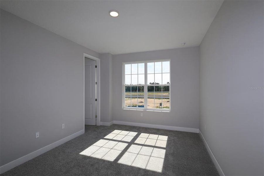 Spacious, unfurnished interior of a new home in Willow Run, Apopka (Image 29).