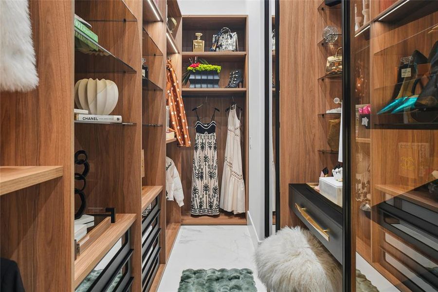 Furnished interior view inside a new home in , Southlake (Image 4).
