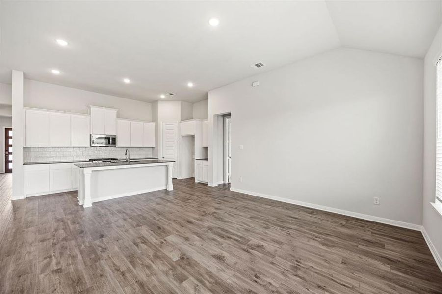 5-web-or-mls-1426-red-clover-ave