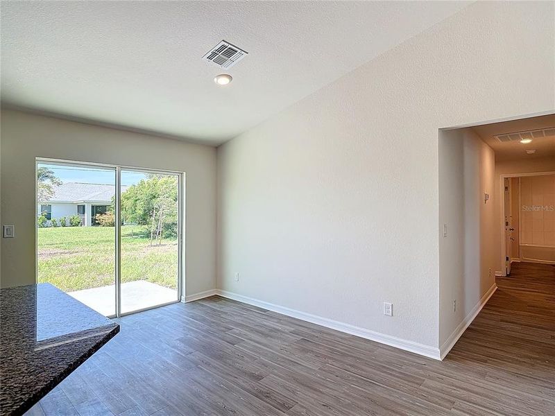 Spacious, unfurnished interior of a new home in , Cape Coral (Image 15).