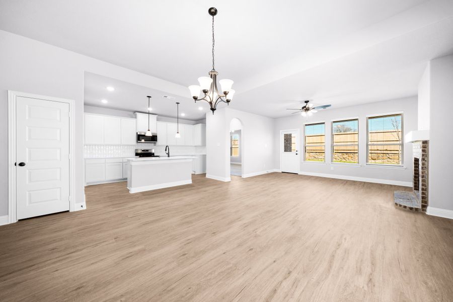 Spacious, unfurnished interior of a new home in Summerwood, Red Oak (Image 16).