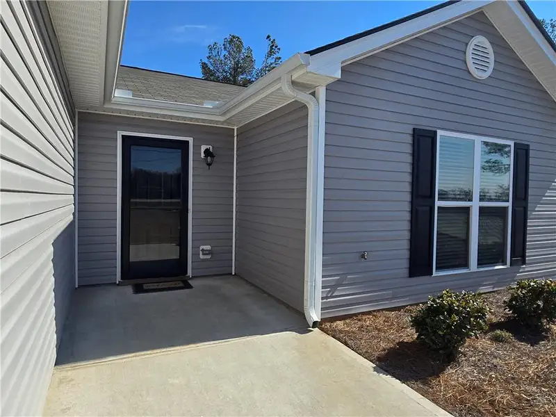 Exterior details and patio area of a home in , Hartwell (Image 3).