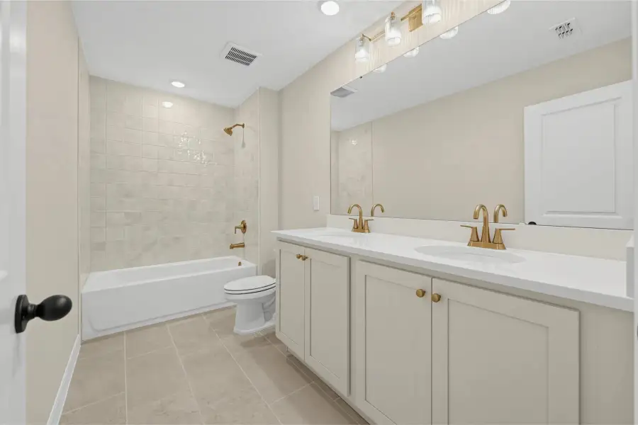 Furnished interior view inside a new home in Weslyn Park, St. Cloud (Image 11).