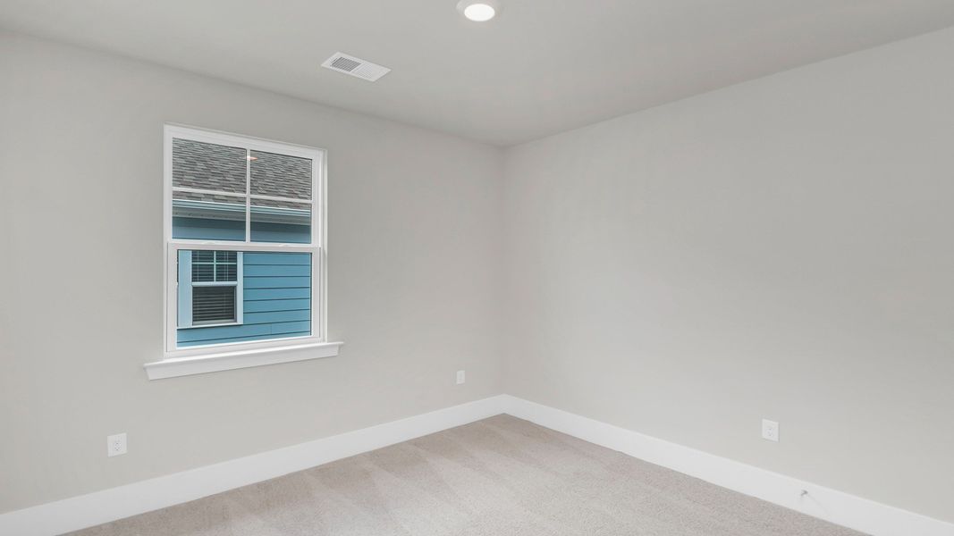 Spacious, unfurnished interior of a new home in Cross Creek, Lexington (Image 22).