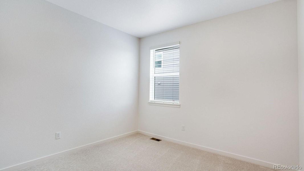 Spacious, unfurnished interior of a new home in Hansen Farm, Fort Collins (Image 29).