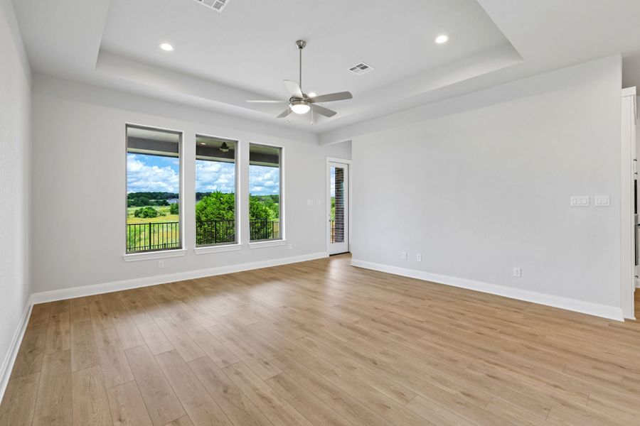 Spacious, unfurnished interior of a new home in 6 Creeks, Kyle (Image 18).