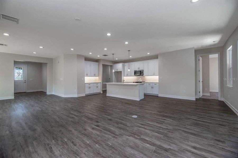 Spacious, unfurnished interior of a new home in , Ocala (Image 3).
