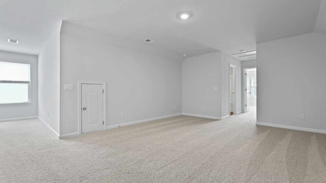 Representative unfurnished interior of a home built from the DARBY-EXP by D.R. Horton in Hillcrest, Ravenel (Image 36).