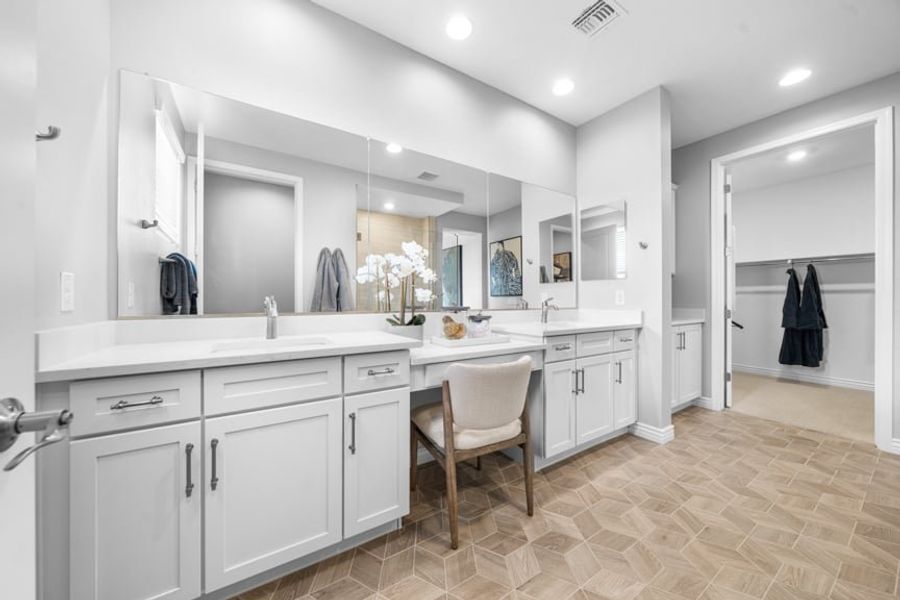 Representative furnished interior of a home built from the Sedona by Taylor Morrison in Ovation at Meridian 55+, Queen Creek (Image 21). Representative furnished interior of a home built from the Sedona by Taylor Morrison in Ovation at Meridian 55+, Queen Creek (Image 21).