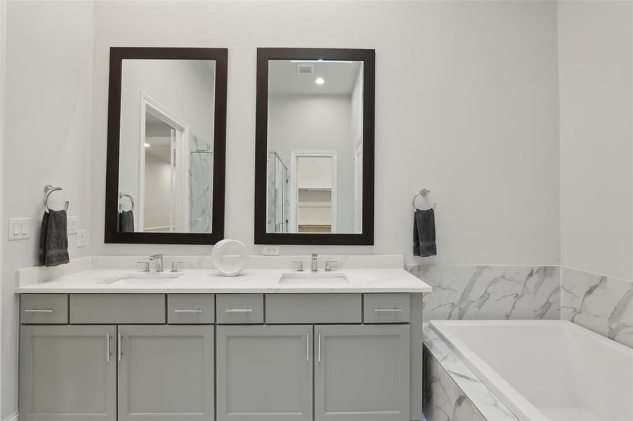 Image of actual unit - virtually staged to show use of space.