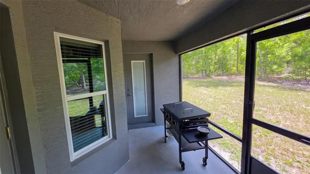 Exterior details and patio area of a home in , Homosassa (Image 32).
