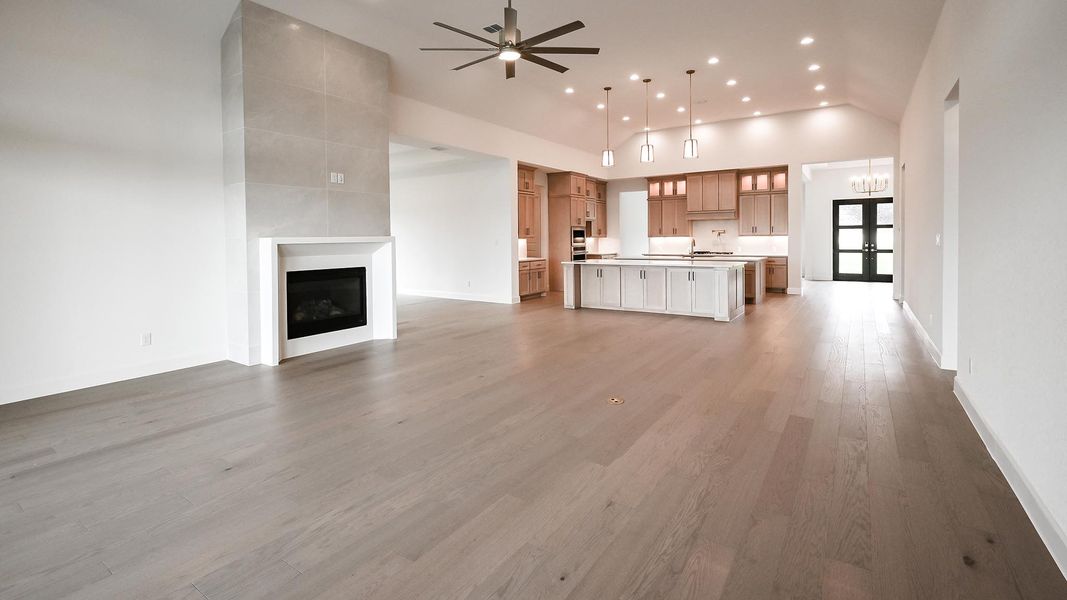 Spacious, unfurnished interior of a new home in Thornebrook, Bulverde (Image 16).