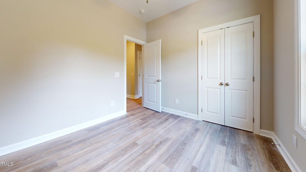 Bedroom (5) Bedroom (5)