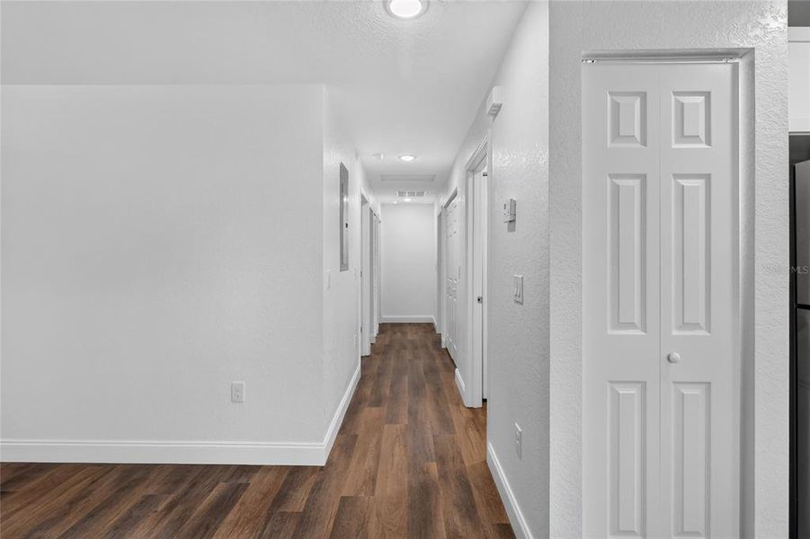 Spacious, unfurnished interior of a new home in , Auburndale (Image 26).