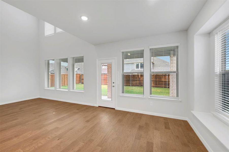 Spacious, unfurnished interior of a new home in Lilyana, Celina (Image 20).