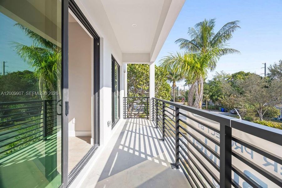 Exterior details and patio area of a home in , Fort Lauderdale (Image 28).