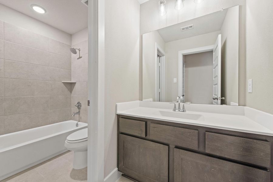 Furnished interior view inside a new home in Grand Central Park, Conroe (Image 8). Furnished interior view inside a new home in Grand Central Park, Conroe (Image 8).