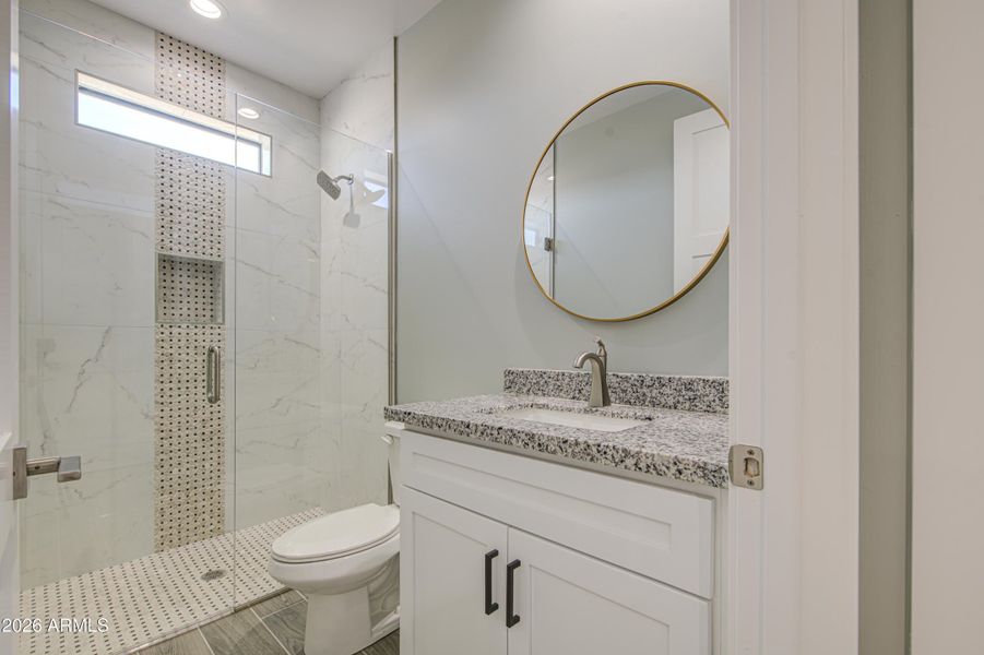 Casita Bathroom-pic 1