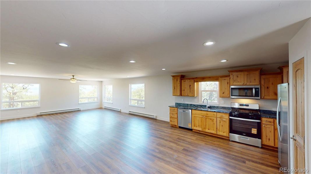 Spacious, unfurnished interior of a new home in , Crestone (Image 8).