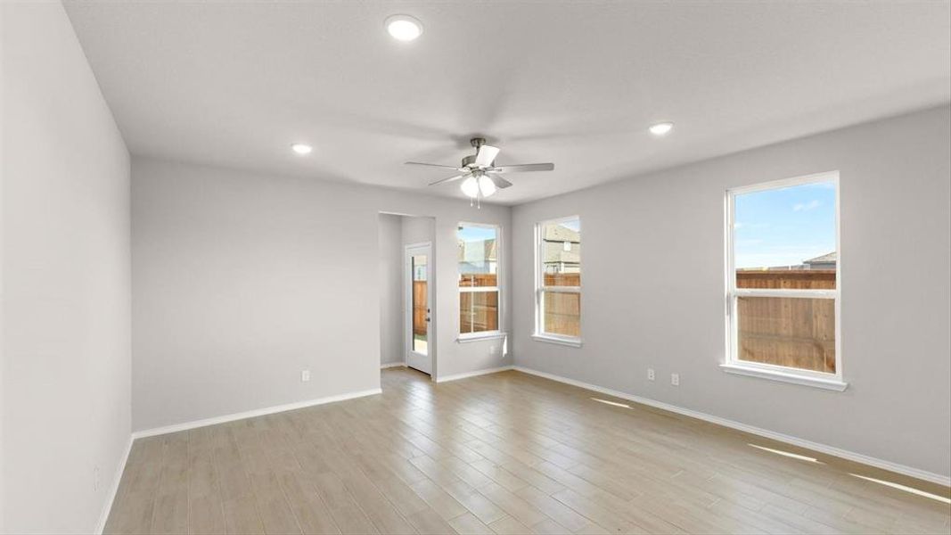 Spacious, unfurnished interior of a new home in Waterscape, Royse City (Image 15).