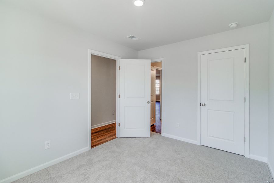 Spacious, unfurnished interior of a new home in Bluefield, Lexington (Image 20). Spacious, unfurnished interior of a new home in Bluefield, Lexington (Image 20).