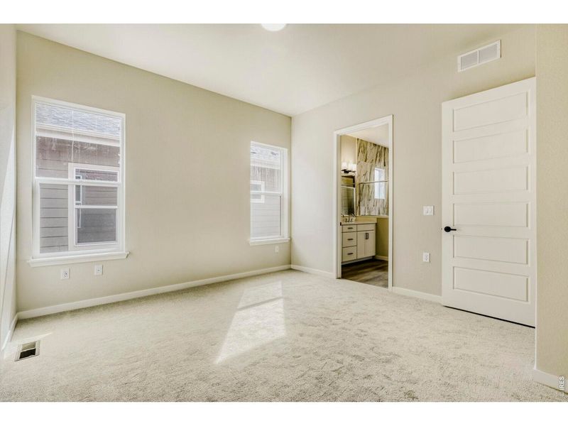 Spacious, unfurnished interior of a new home in , Fort Collins (Image 41).