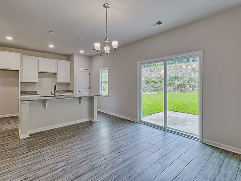 Spacious, unfurnished interior of a new home in Emanuel Creek, West Columbia (Image 9).