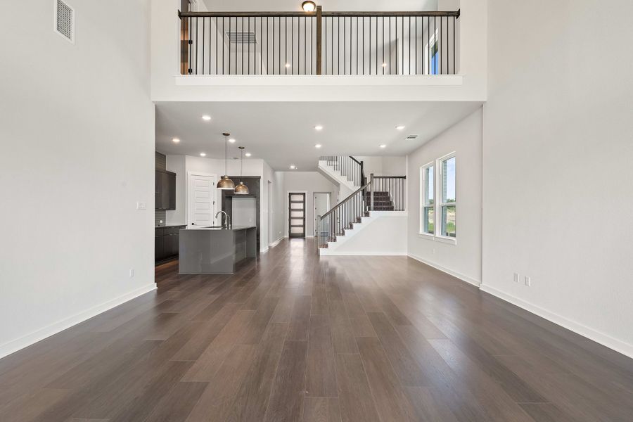Spacious, unfurnished interior of a new home in Wolf Ranch, Georgetown (Image 37).