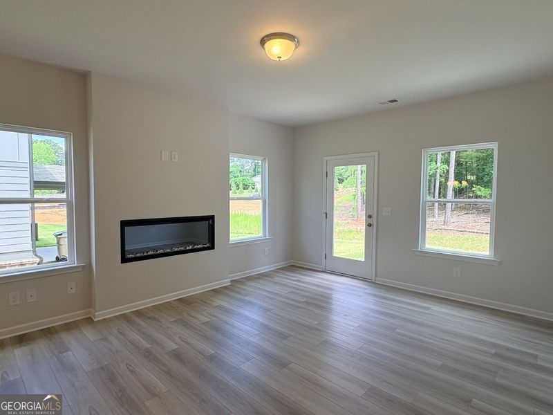 Spacious, unfurnished interior of a new home in Trellis Park, Hampton (Image 18).