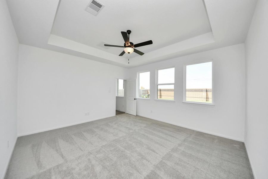 Spacious, unfurnished interior of a new home in , Katy (Image 17).