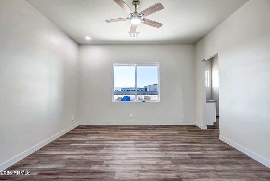 Master bedroom Master bedroom