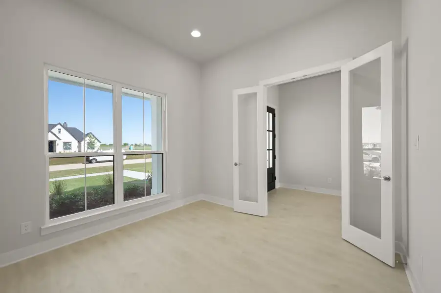 Spacious, unfurnished interior of a new home in Byrum Ranch, Venus (Image 13).