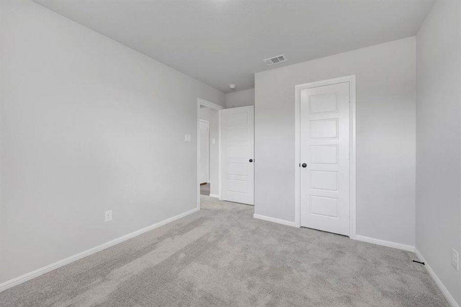 Spacious, unfurnished interior of a new home in Sanderos, Fort Worth (Image 25).