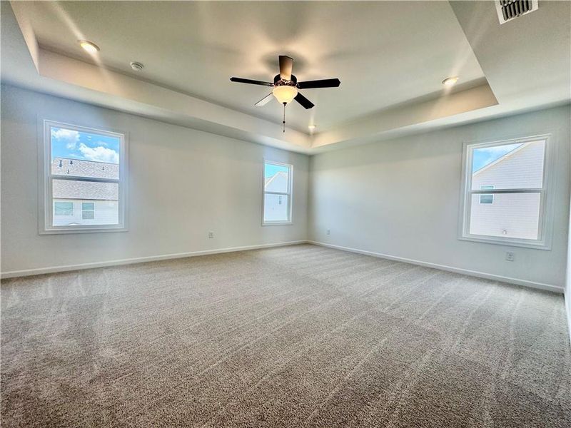 Spacious, unfurnished interior of a new home in Eastlyn Crossing, Flowery Branch (Image 15).