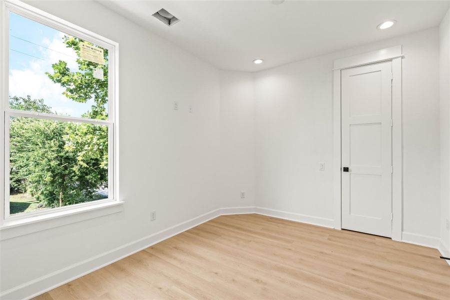 Secondary bedroom with full-sized space — bedrooms that don't compromise on size Secondary bedroom with full-sized space — bedrooms that don't compromise on size