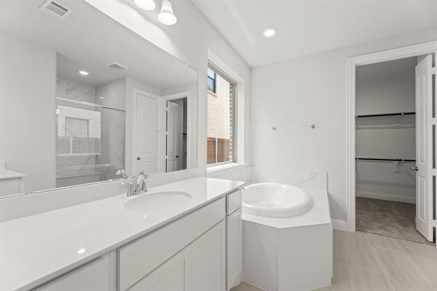 Furnished interior view inside a new home in Cambridge Crossing, Celina (Image 8).