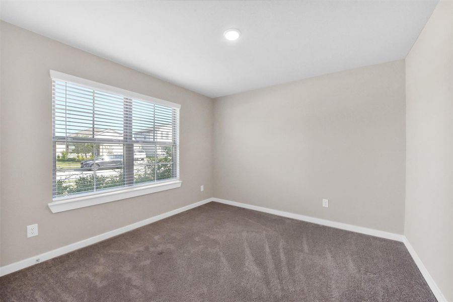 Spacious, unfurnished interior of a new home in Southwinds, Baytown (Image 24).