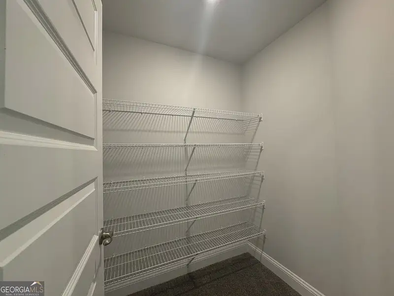 Spacious, unfurnished interior of a new home in Tuscany Hills, Douglasville (Image 23).