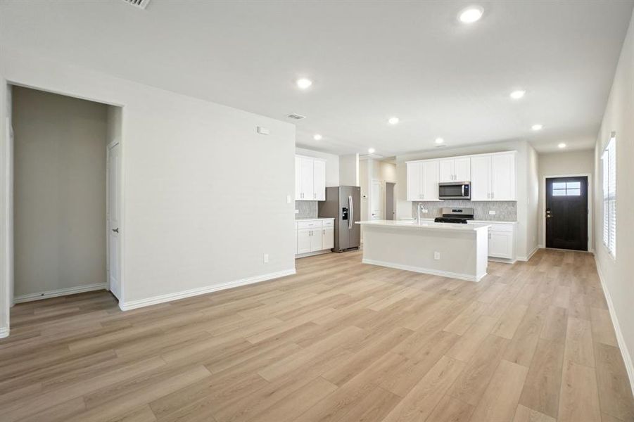 Spacious, unfurnished interior of a new home in Eastridge - Spring Series, McKinney (Image 26). Spacious, unfurnished interior of a new home in Eastridge - Spring Series, McKinney (Image 26).