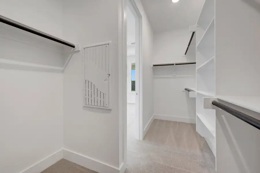 Spacious, unfurnished interior of a new home in Landmark, Denton (Image 23).