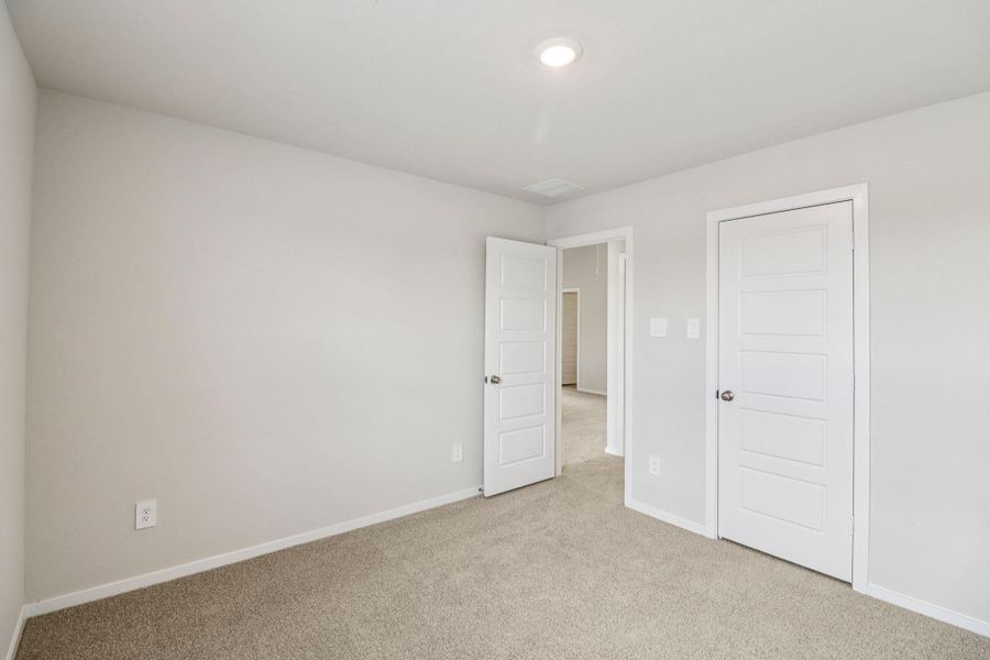 Spacious, unfurnished interior of a new home in Pine Lake Cove - Premier Series, Montgomery (Image 27).