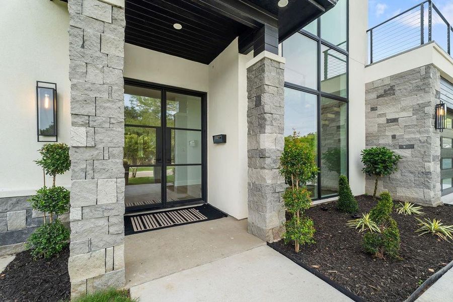 Exterior details and patio area of a home in , Farmers Branch (Image 25).