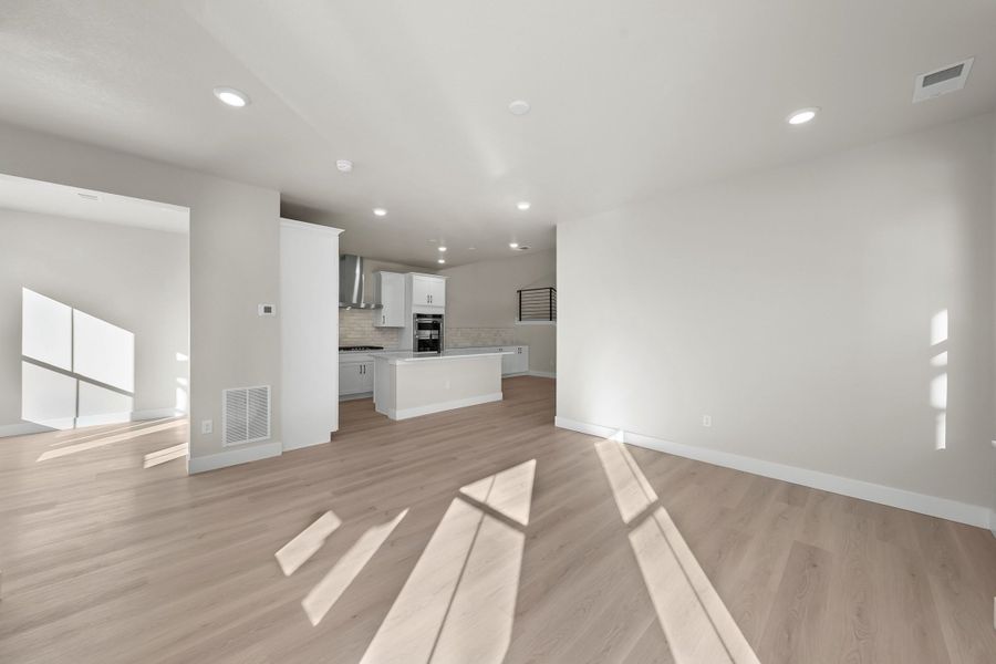Spacious, unfurnished interior of a new home in Trumark Homes at Sterling Ranch, Littleton (Image 13).
