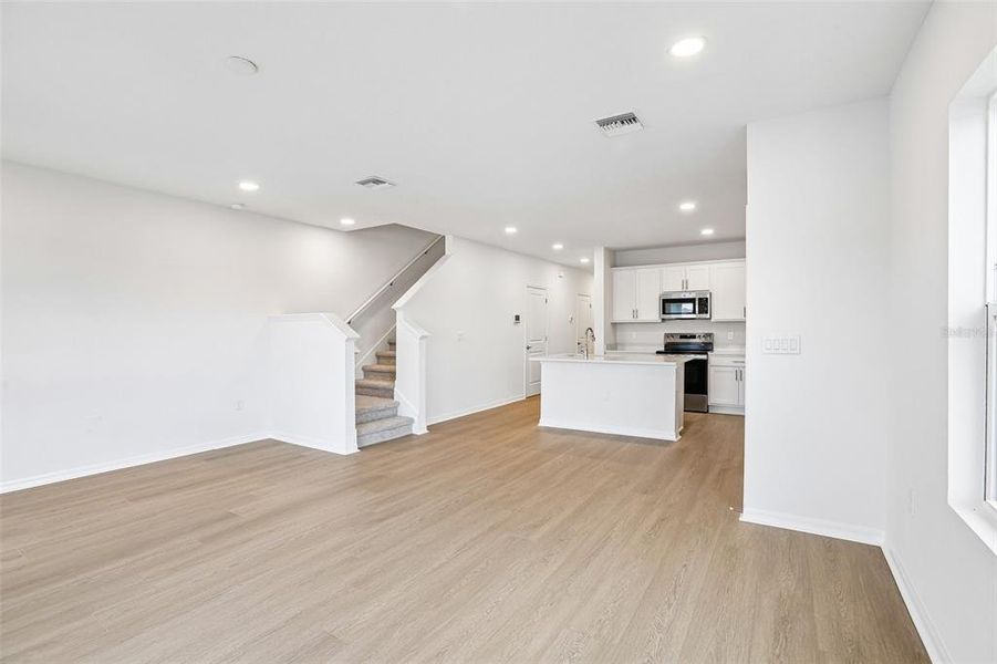 Spacious, unfurnished interior of a new home in Twin Oaks, Zephyrhills (Image 31). Spacious, unfurnished interior of a new home in Twin Oaks, Zephyrhills (Image 31).