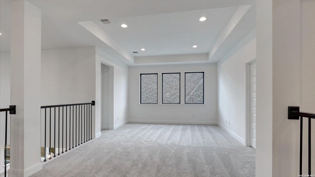 Spacious, unfurnished interior of a new home in Kallison Ranch, San Antonio (Image 15).
