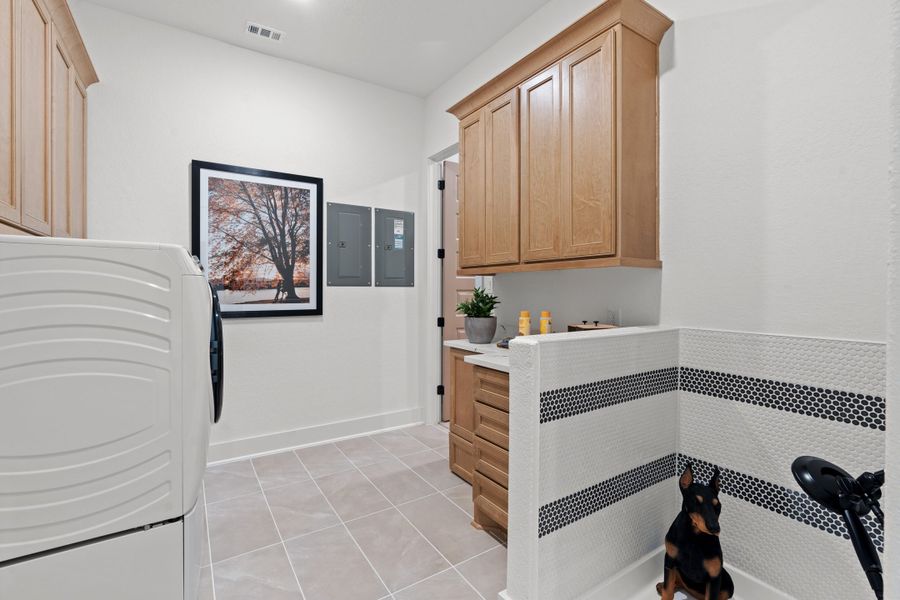 Furnished interior view inside a new home in Caliza Reserve, Boerne (Image 28).